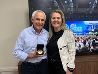 Professor da UFSCar recebe prêmio internacional por contribuições à pesquisa em cana-de-açúcar